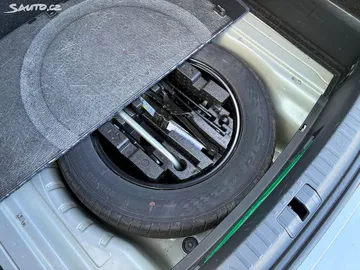 Car image 29