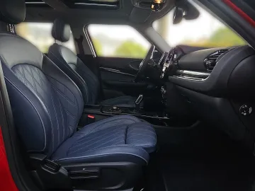 Car image 34