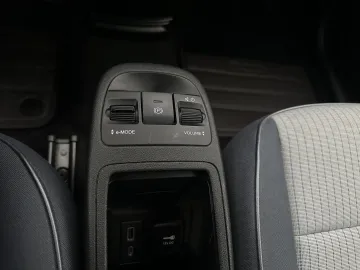 Car image 36