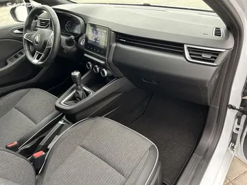 Car image 30