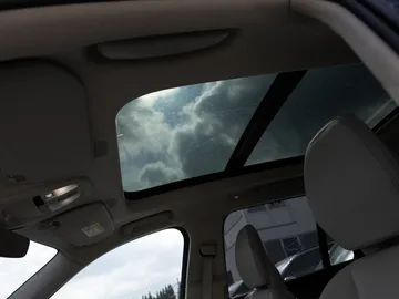 Car image 46