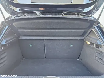 Car image 32