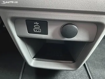 Car image 39