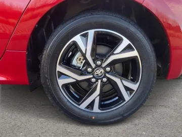 Car image 27