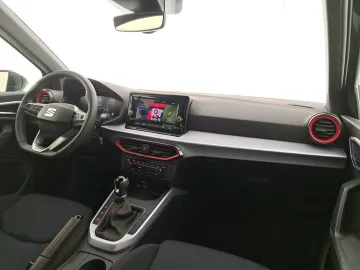Car image 12