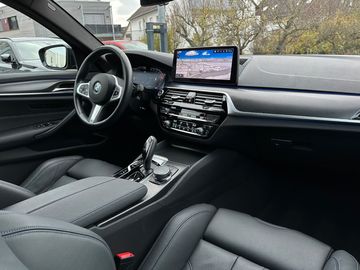 Car image 26