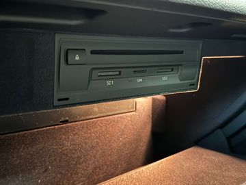 Car image 36