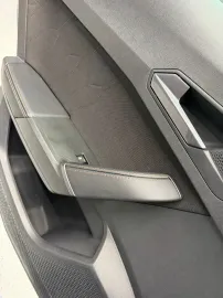 Car image 38
