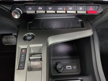 Car image 36