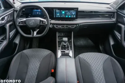 Car image 34
