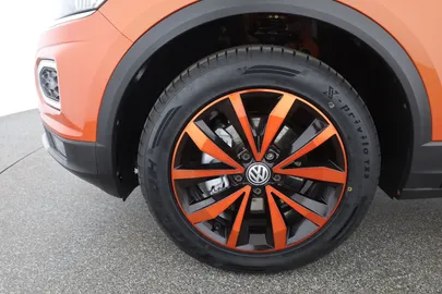 Car image 30