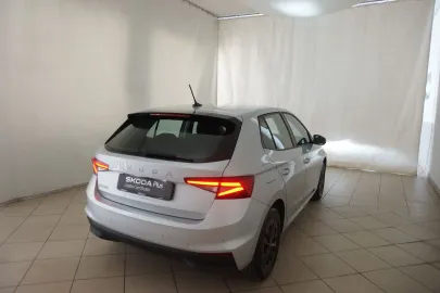 Car image 25