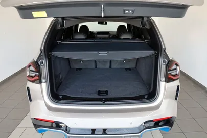 Car image 32