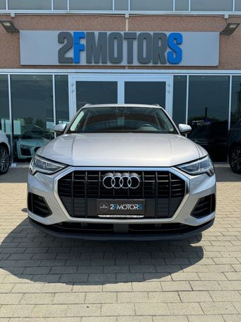 Audi Q3 45 TFSIe S tronic Business 180 kW image number 4