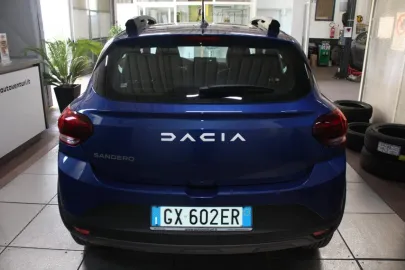 Car image 5