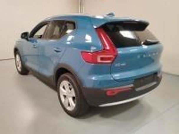 Volvo XC40 B3 Core 120 kW image number 4