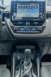 Car image 30