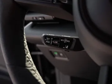 Car image 32