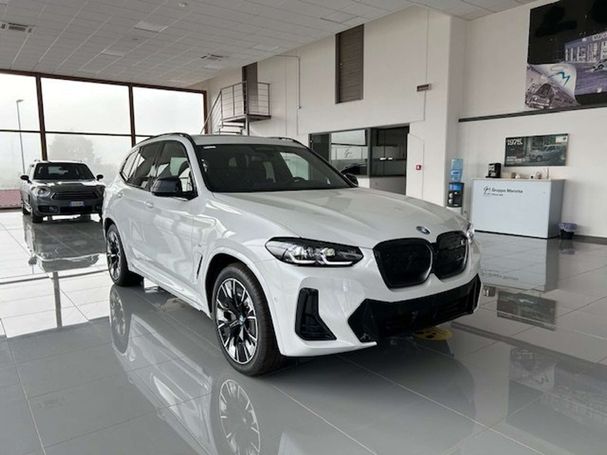 BMW iX3 M Sport Impressive 210 kW image number 2