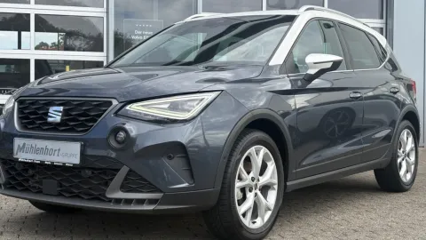 Car image 25