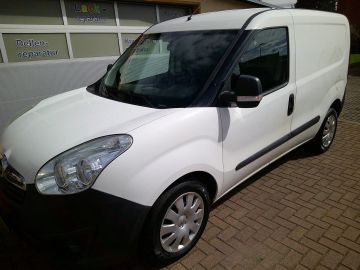 Car image 15