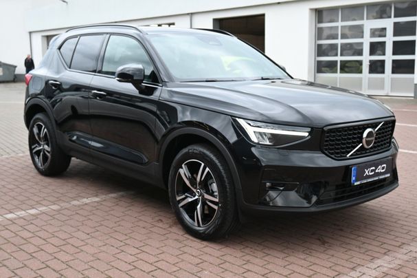 Volvo XC40 B4 Plus Dark DKG 145 kW image number 8