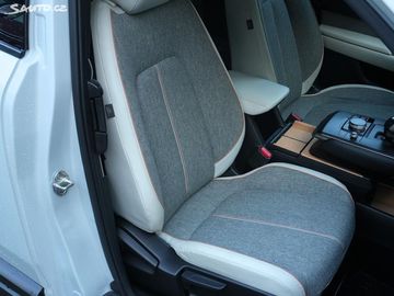 Car image 35