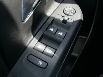 Car image 35