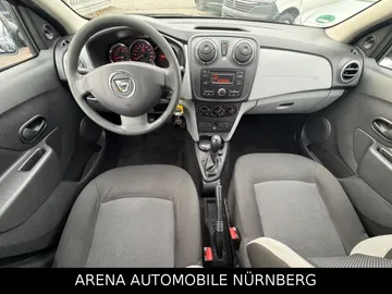 Car image 18