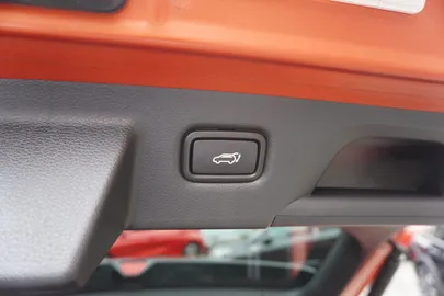 Car image 36