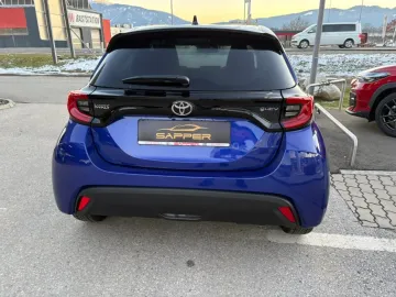 Car image 5