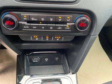 Car image 35