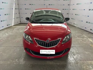 Car image 3