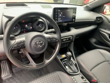 Car image 14