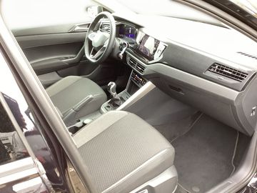 Car image 14