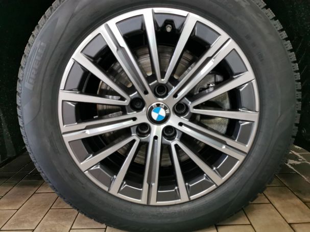 BMW iX1 xDrive30 xLine 230 kW image number 13