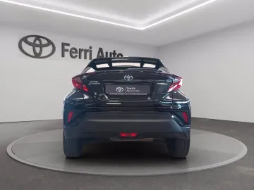 Car image 3