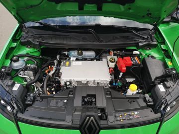 Car image 19