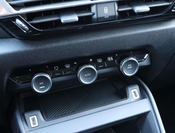 Car image 33