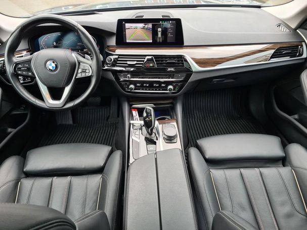 BMW 530d Touring xDrive Sport Line 195 kW image number 8