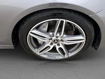 Car image 35