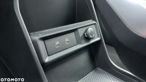 Car image 34