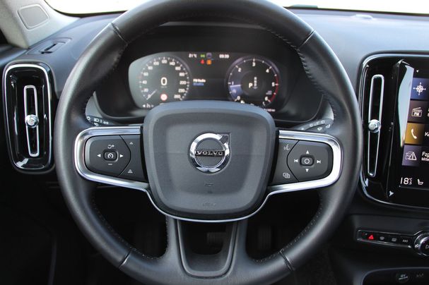 Volvo XC40 Momentum 110 kW image number 14