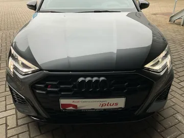 Car image 32