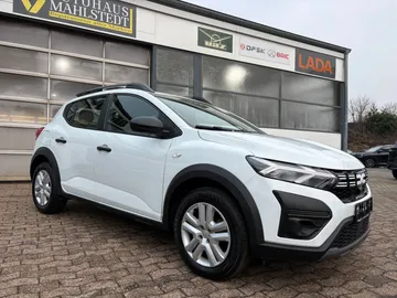 Car image 4