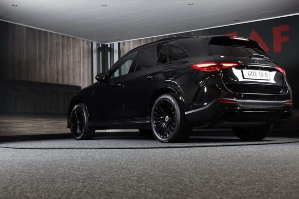 Mercedes-Benz GLC 300 e AMG Line 4Matic 230 kW image number 2