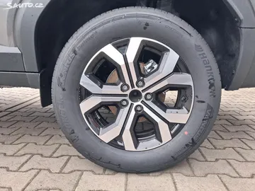 Car image 40