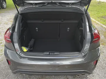 Car image 27