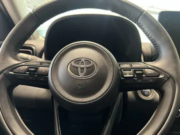 Car image 28