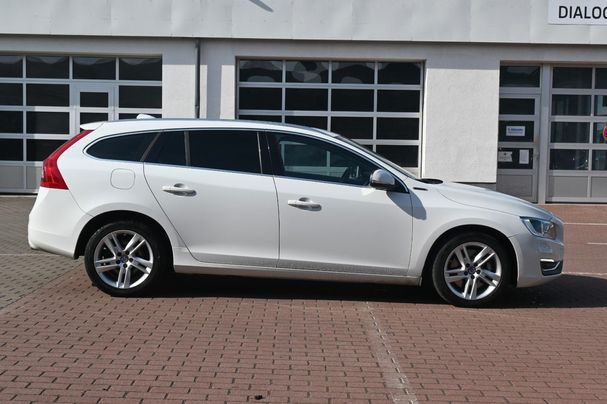 Volvo V60 AWD 212 kW image number 7